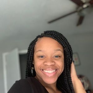 Meet your Posher, Kiana